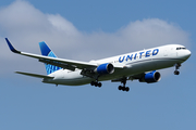 United Airlines Boeing 767-322(ER) (N673UA) at  London - Heathrow, United Kingdom