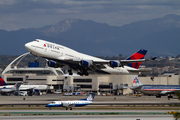 Delta Air Lines Boeing 747-451 (N673US) at  Los Angeles - International, United States