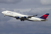 Delta Air Lines Boeing 747-451 (N673US) at  Los Angeles - International, United States