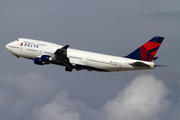 Delta Air Lines Boeing 747-451 (N673US) at  Los Angeles - International, United States