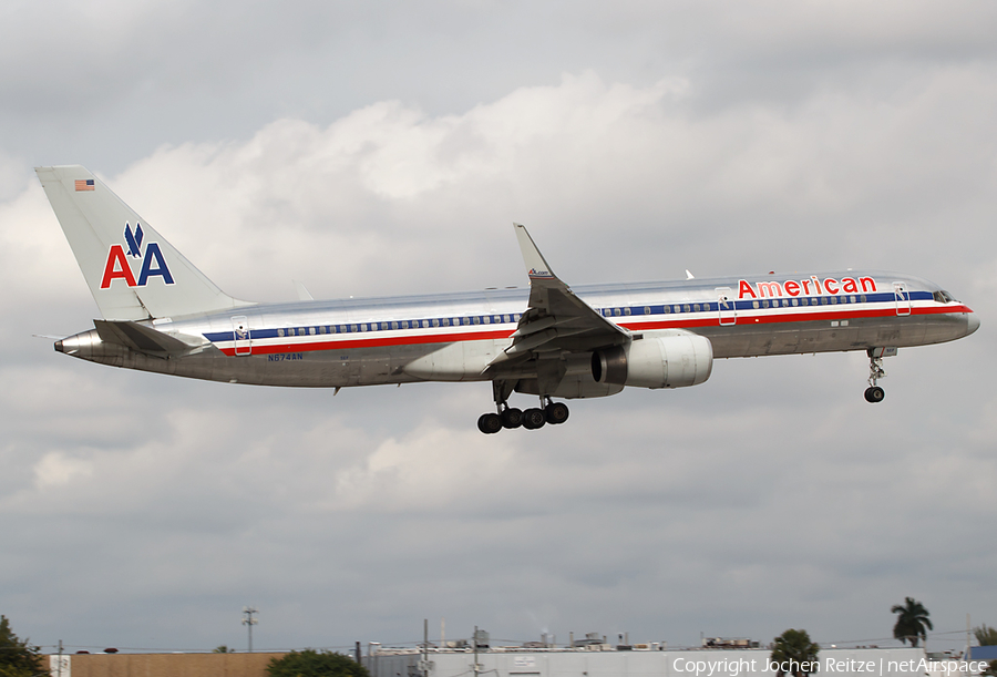 American Airlines Boeing 757-223 (N674AN) | Photo 22050