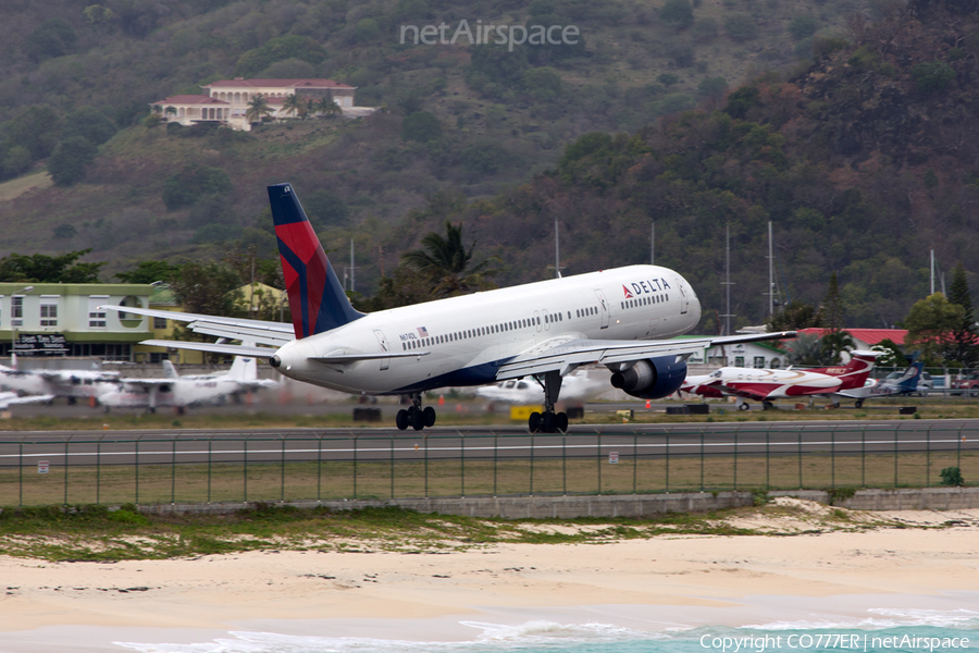 Delta Air Lines Boeing 757-232 (N674DL) | Photo 84594