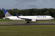 United Airlines Boeing 767-322(ER) (N674UA) at  Hamburg - Fuhlsbuettel (Helmut Schmidt), Germany