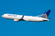 United Airlines Boeing 767-322(ER) (N674UA) at  Washington - Dulles International, United States