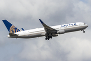 United Airlines Boeing 767-322(ER) (N674UA) at  Houston - George Bush Intercontinental, United States