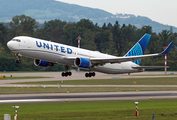 United Airlines Boeing 767-322(ER) (N674UA) at  Zurich - Kloten, Switzerland