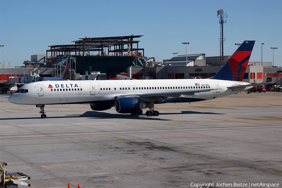 Delta Air Lines Boeing 757-232 (N675DL) | Photo 99391