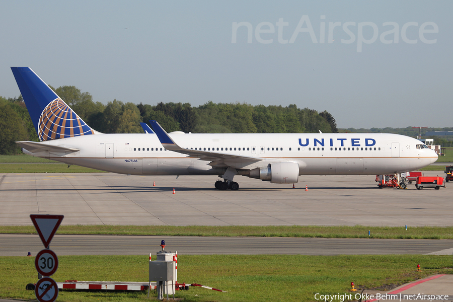 United Airlines Boeing 767-322(ER) (N675UA) | Photo 107898