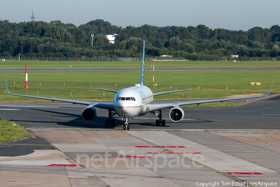 United Airlines Boeing 767-322(ER) (N675UA) | Photo 123877