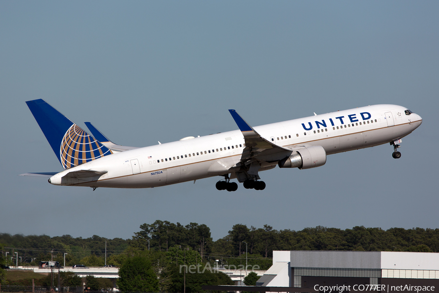 United Airlines Boeing 767-322(ER) (N675UA) | Photo 117089