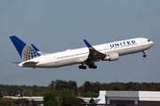 United Airlines Boeing 767-322(ER) (N675UA) at  Houston - George Bush Intercontinental, United States