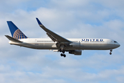 United Airlines Boeing 767-322(ER) (N675UA) at  London - Heathrow, United Kingdom