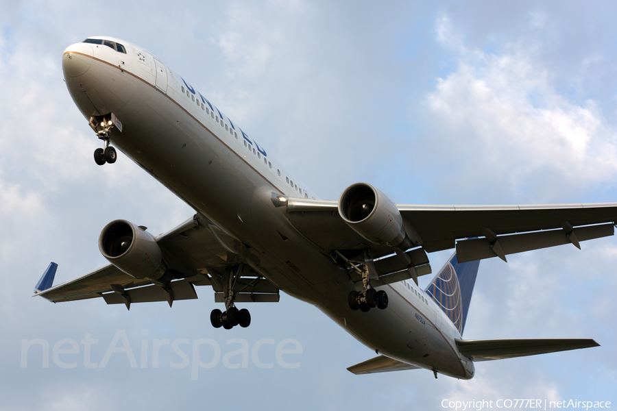 United Airlines Boeing 767-322(ER) (N675UA) | Photo 58843