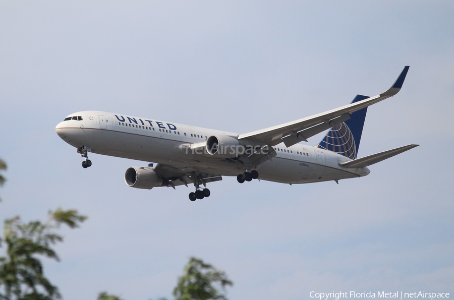 United Airlines Boeing 767-322(ER) (N675UA) | Photo 351240