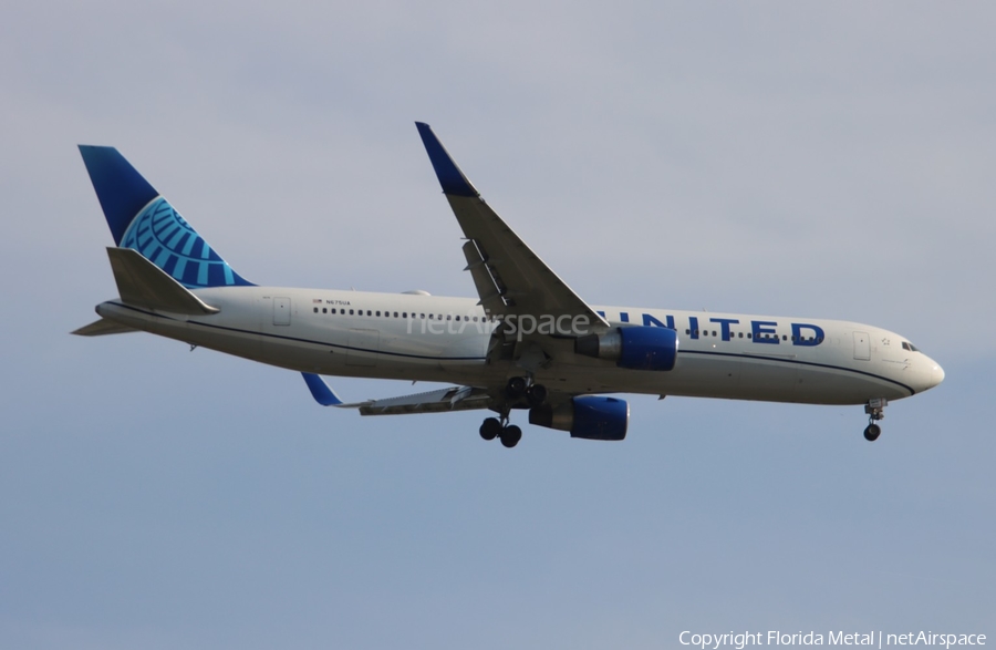 United Airlines Boeing 767-322(ER) (N675UA) | Photo 669402