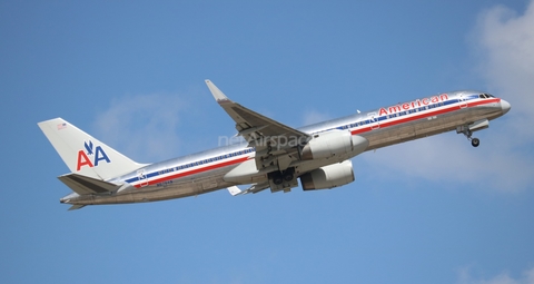 American Airlines Boeing 757-223 (N676AN) at  Orlando - International (McCoy), United States