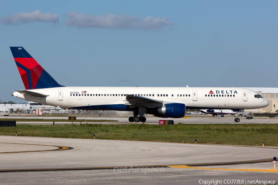 Delta Air Lines Boeing 757-232 (N676DL) | Photo 37514