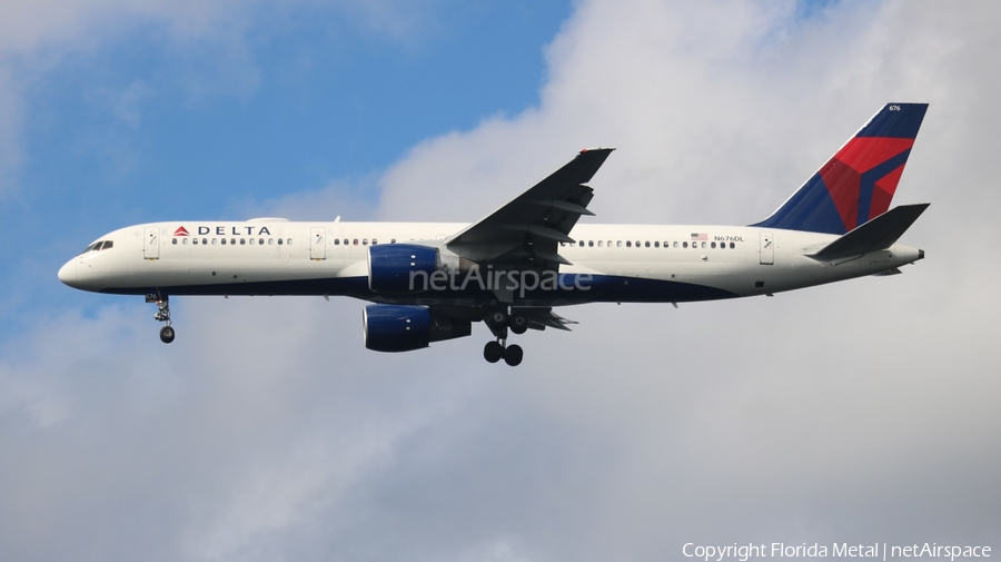 Delta Air Lines Boeing 757-232 (N676DL) | Photo 358096