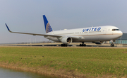 United Airlines Boeing 767-322(ER) (N676UA) at  Amsterdam - Schiphol, Netherlands