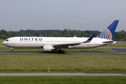 United Airlines Boeing 767-322(ER) (N676UA) at  Hamburg - Fuhlsbuettel (Helmut Schmidt), Germany