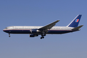 United Airlines Boeing 767-322(ER) (N676UA) at  Los Angeles - International, United States