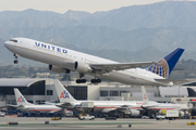 United Airlines Boeing 767-322(ER) (N676UA) at  Los Angeles - International, United States