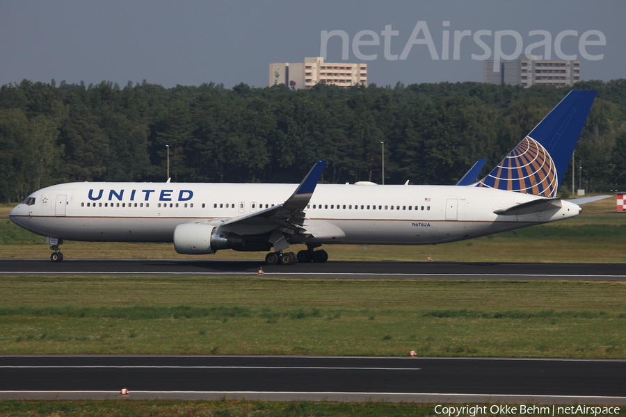 United Airlines Boeing 767-322(ER) (N676UA) | Photo 187003