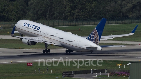 United Airlines Boeing 767-322(ER) (N676UA) at  Zurich - Kloten, Switzerland