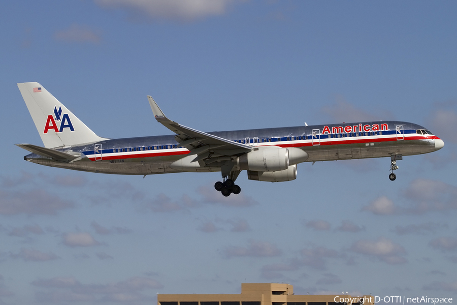 American Airlines Boeing 757-223 (N677AN) | Photo 431135