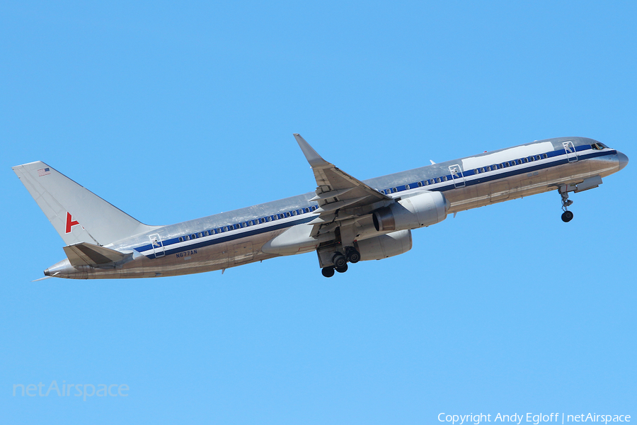 American Airlines Boeing 757-223 (N677AN) | Photo 201821