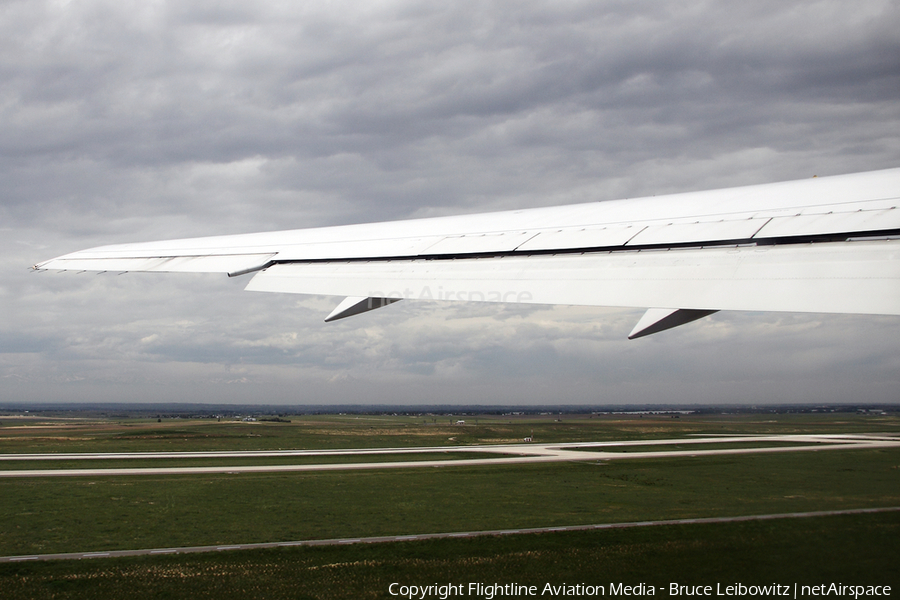 United Airlines Boeing 767-322(ER) (N677UA) | Photo 174041