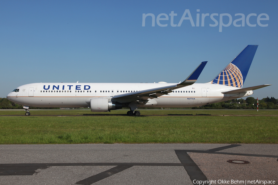 United Airlines Boeing 767-322(ER) (N677UA) | Photo 107899