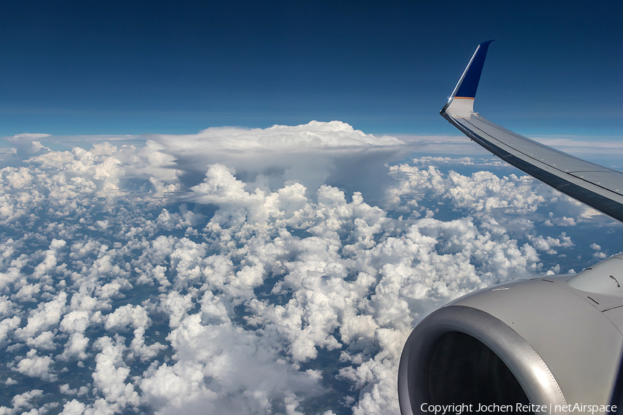 United Airlines Boeing 737-924(ER) (N67827) | Photo 188359