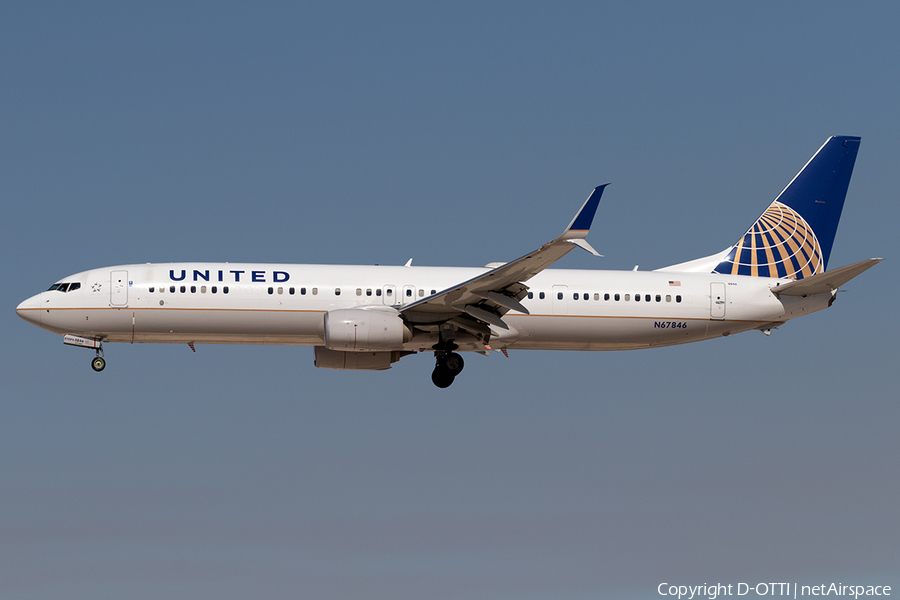 United Airlines Boeing 737-924(ER) (N67846) | Photo 201398