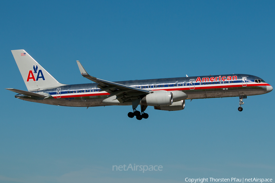 American Airlines Boeing 757-223 (N678AN) | Photo 135036