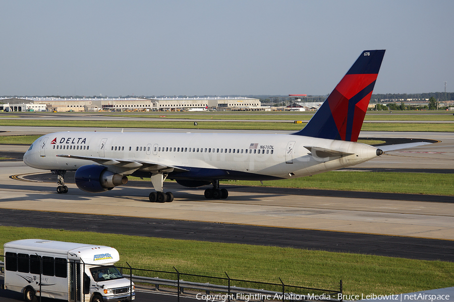 Delta Air Lines Boeing 757-232 (N678DL) | Photo 82734