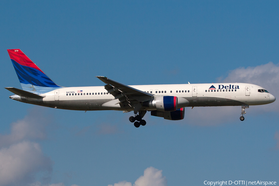 Delta Air Lines Boeing 757-232 (N678DL) | Photo 230526