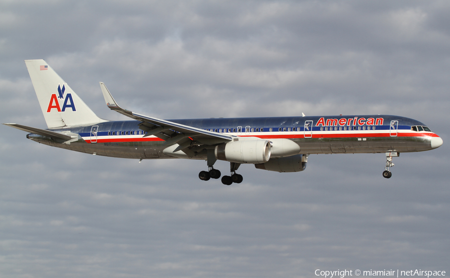 American Airlines Boeing 757-223 (N679AN) | Photo 1255