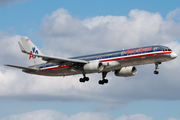 American Airlines Boeing 757-223 (N679AN) at  Miami - International, United States