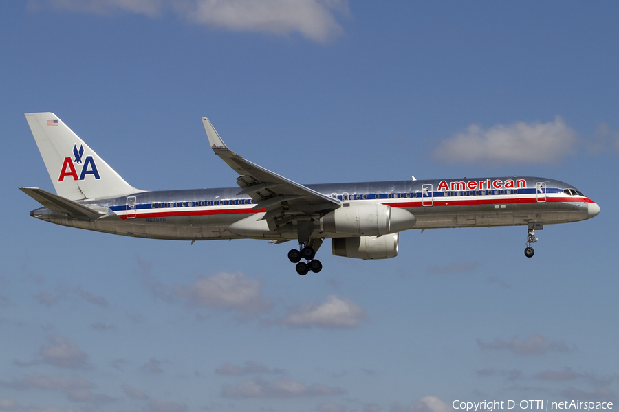 American Airlines Boeing 757-223 (N679AN) | Photo 431150