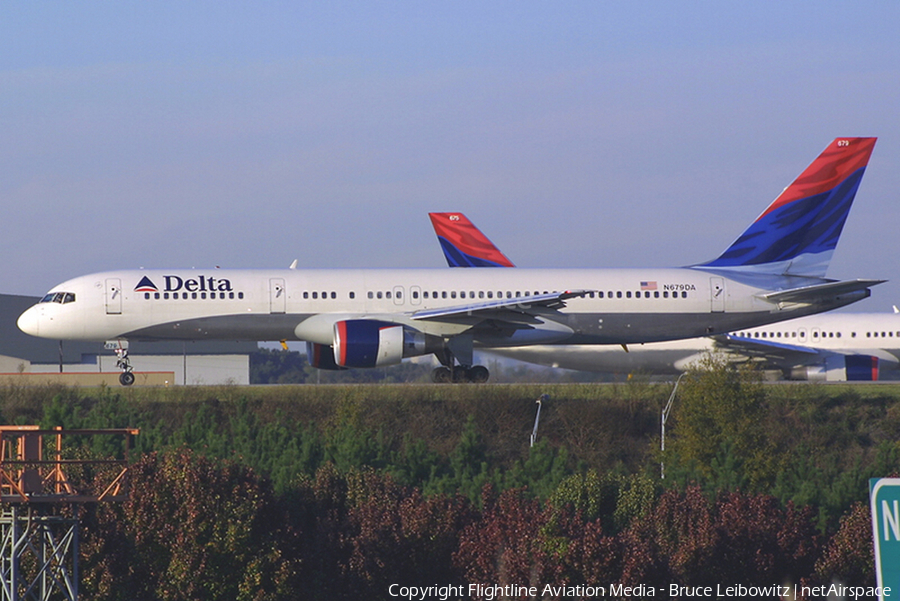 Delta Air Lines Boeing 757-232 (N679DA) | Photo 172091