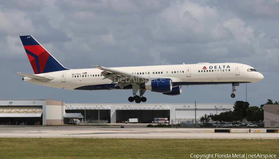 Delta Air Lines Boeing 757-232 (N679DA) | Photo 358099