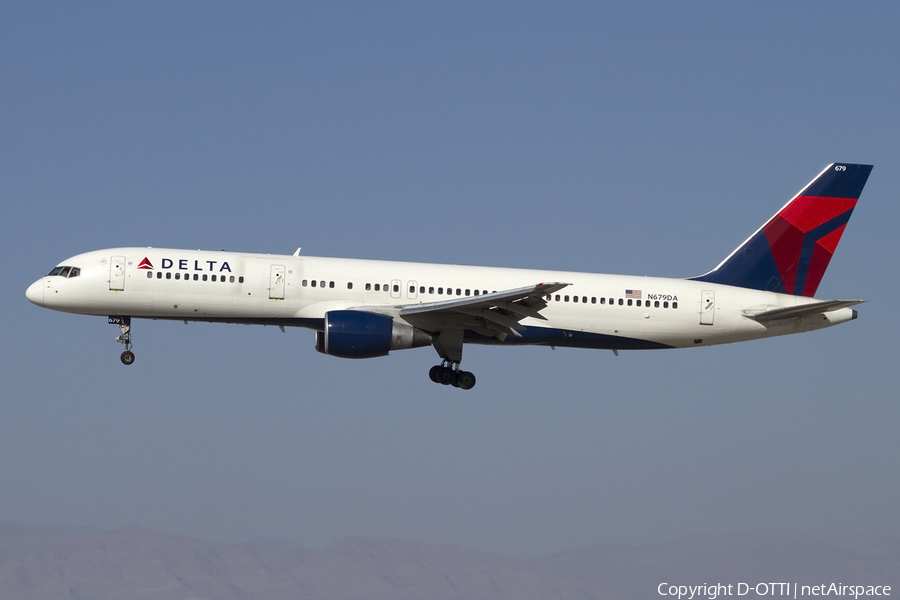 Delta Air Lines Boeing 757-232 (N679DA) | Photo 424450