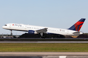 Delta Air Lines Boeing 757-232 (N679DA) at  Orlando - International (McCoy), United States