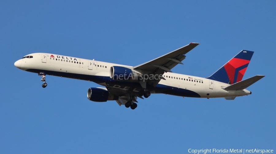 Delta Air Lines Boeing 757-232 (N679DA) | Photo 621797