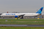 United Airlines Boeing 767-424(ER) (N68061) at  Dublin, Ireland