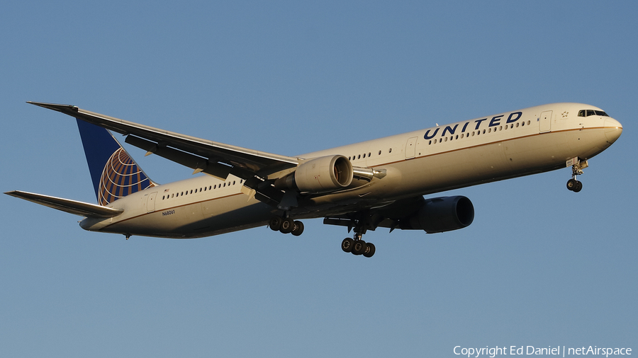 United Airlines Boeing 767-424(ER) (N68061) | Photo 252380