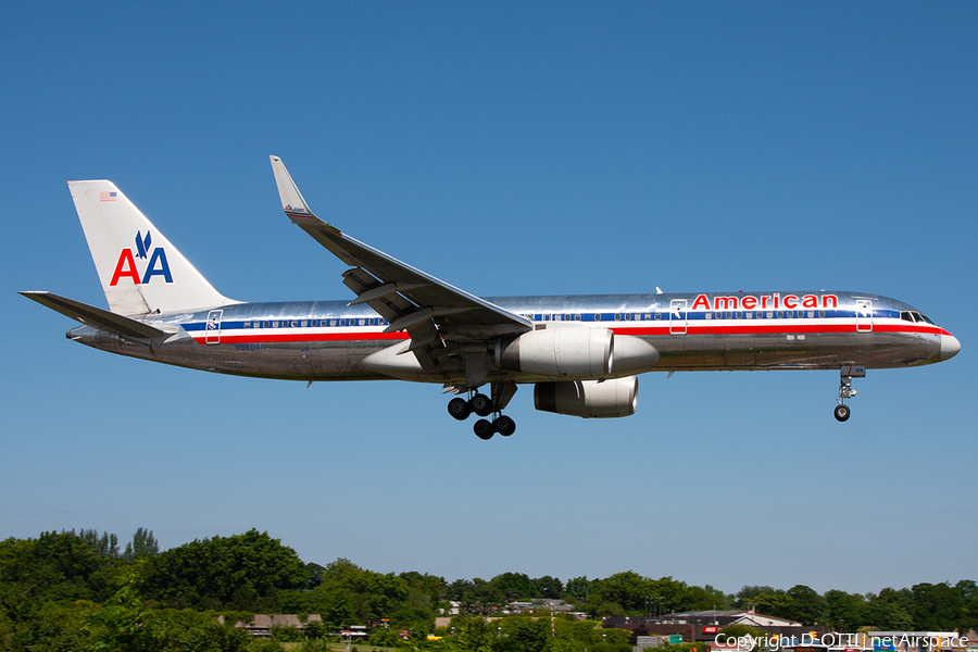 American Airlines Boeing 757-223 (N680AN) | Photo 386173