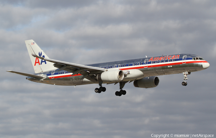 American Airlines Boeing 757-223 (N680AN) | Photo 1253