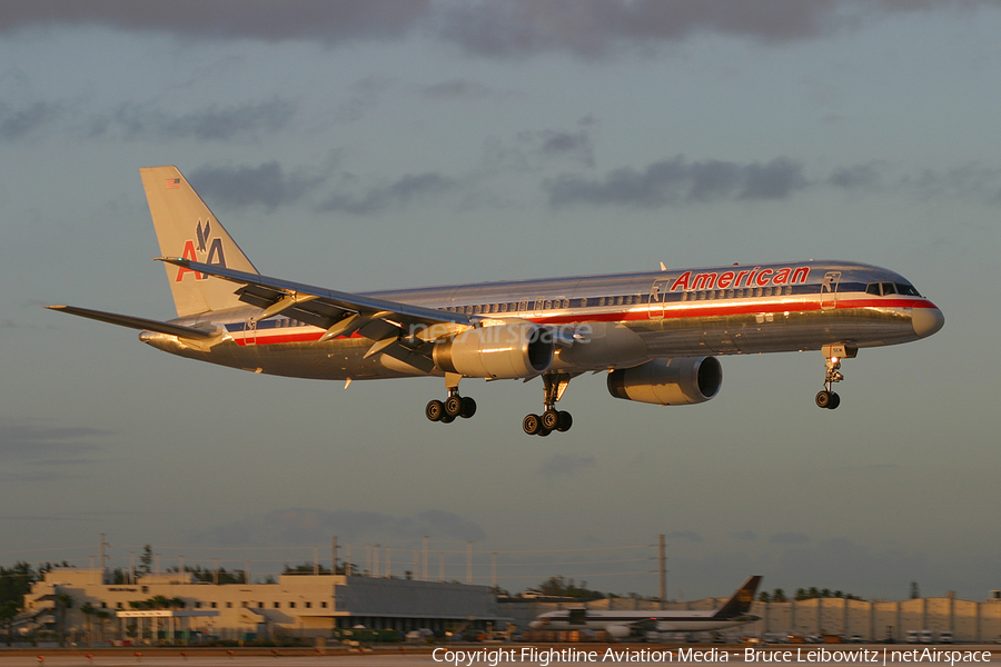 American Airlines Boeing 757-223 (N680AN) | Photo 179915